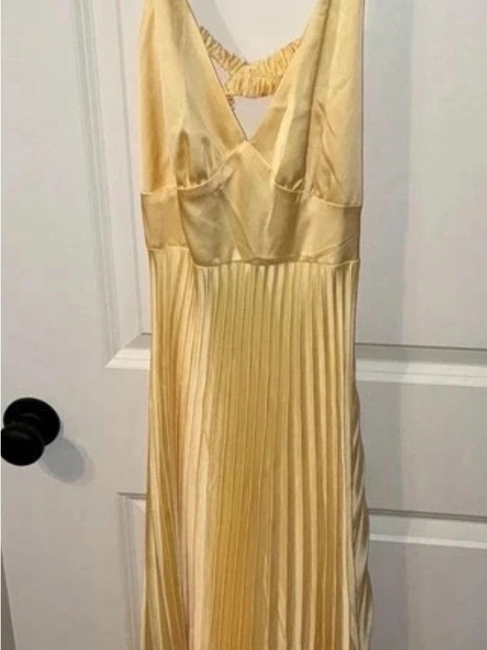 Elegant Yellow Pleated V-Neck Maxi Dress